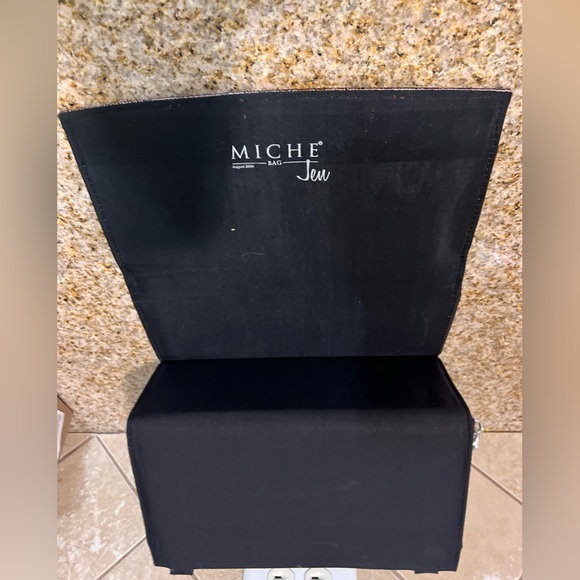 Miche Purse - Picture 2 of 2